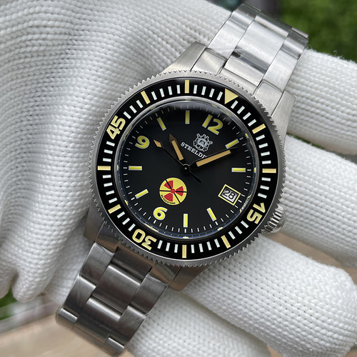 复刻我和我的祖国香港潜水机械