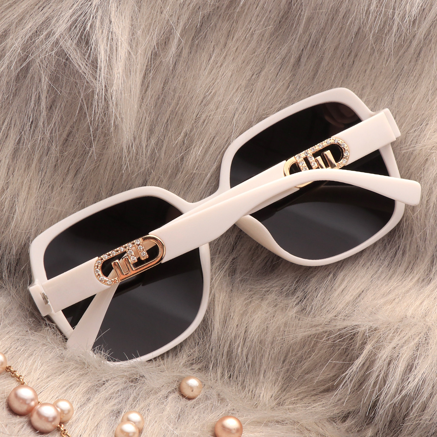 新款时尚白色防晒太阳镜女大框高级感偏光墨镜镶钻开车用防紫外线