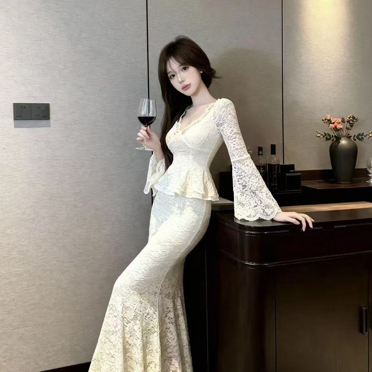 实拍千金穿搭喇叭袖温柔V领收腰长袖显瘦上衣+鱼尾半裙套装,女装/女士精品,连衣裙,淘宝优惠券,粉丝福利购,淘宝优惠卷