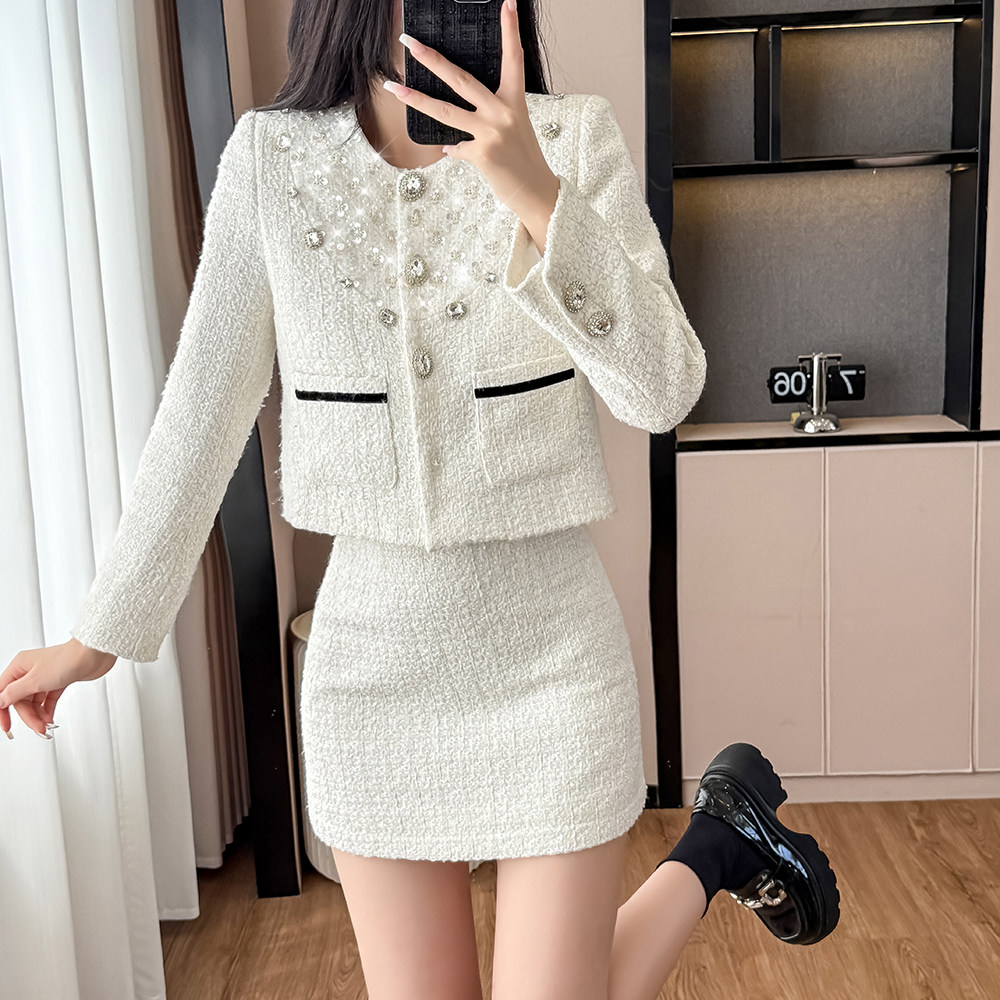 2025秋冬款名媛重工刺绣镶钻钉珠时尚大方搭配一整套女小香风套装