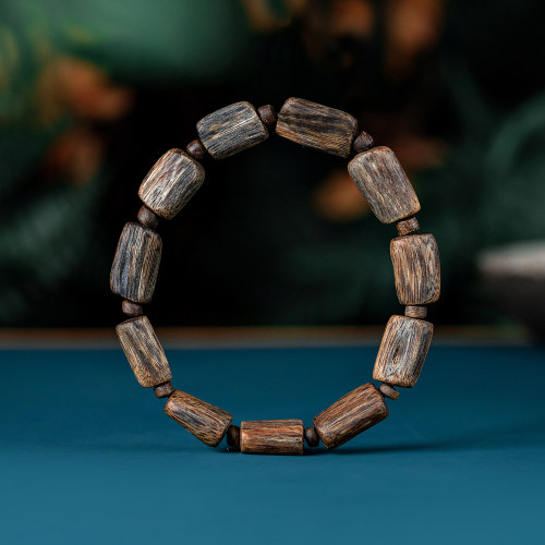 天然越南芽庄绿奇楠沉香手串随形