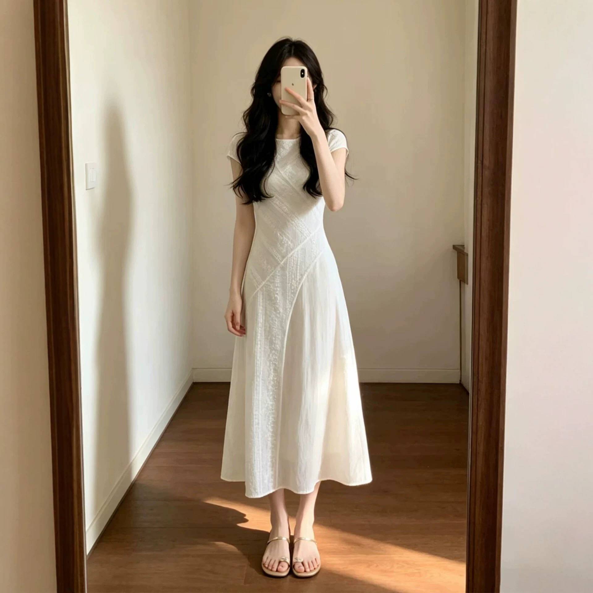 法式温柔风白色短袖连衣裙女夏季新款初恋气质特别漂亮插腰小裙子