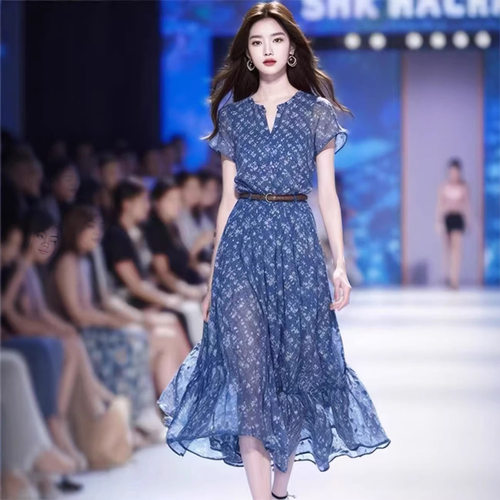 法式大气复古碎花长裙绝美显瘦蓝色雪纺连衣裙女夏季新款度假裙子