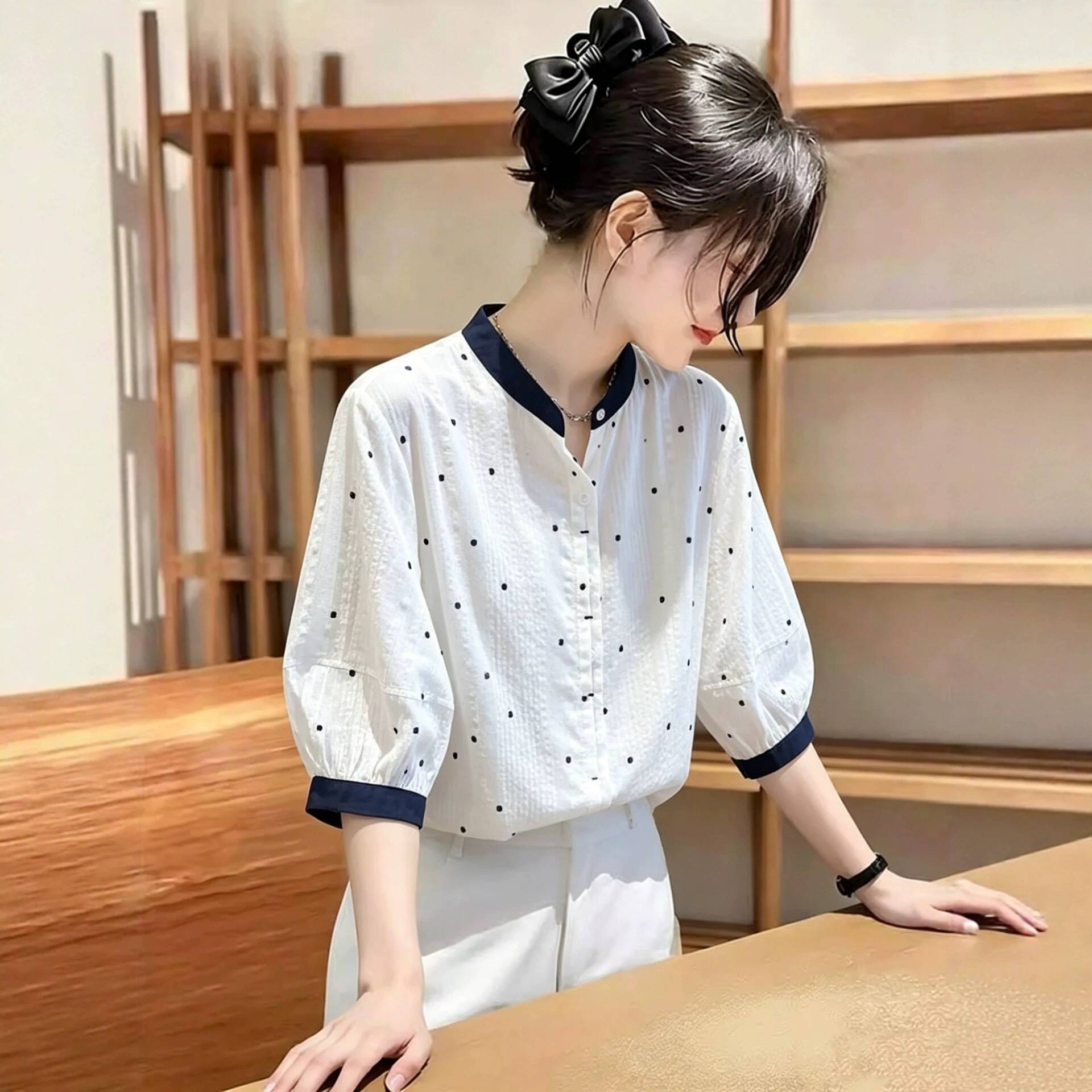 圆领撞色波点衬衫女2026夏季新款高级感休闲宽松小众百搭上衣小衫