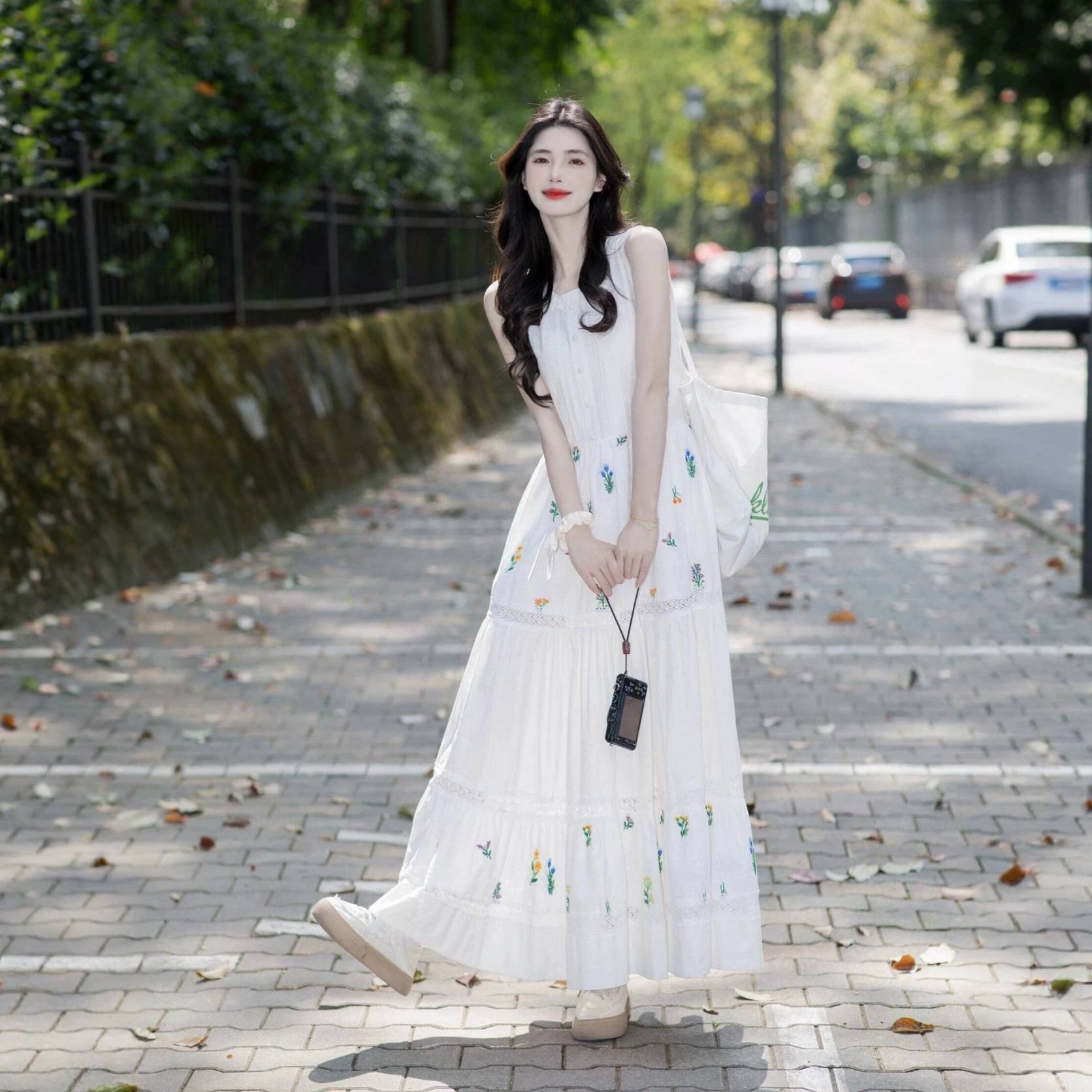 法式甜美蕾丝拼接背心连衣裙女夏季温柔度假风无袖长裙碎花裙裙子