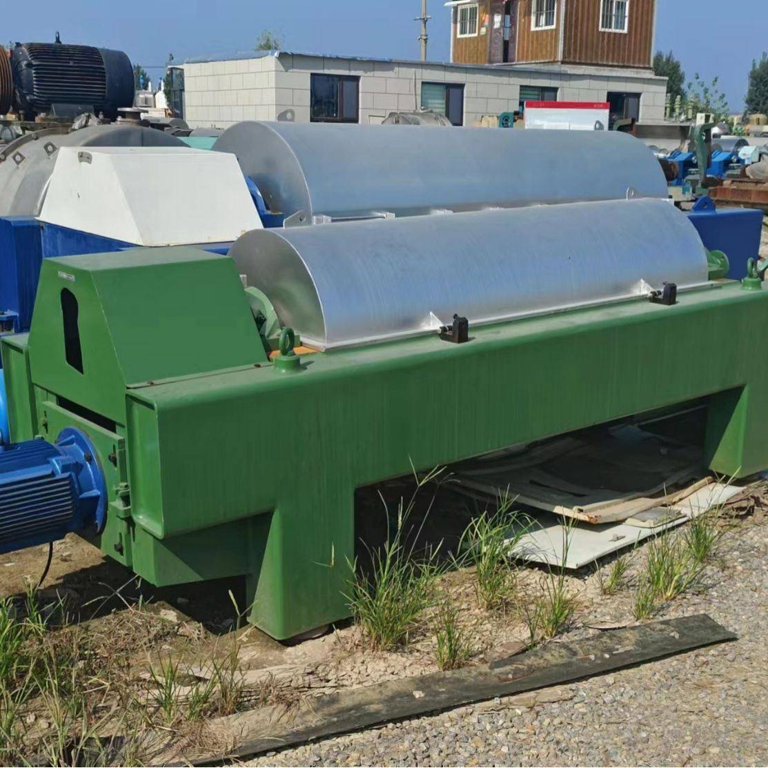 巨能污泥处理固液分520离卧螺离心机卧式螺旋沉降离心机