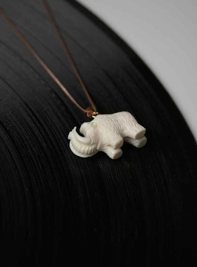 猛犸象牙雕吉象吊坠国潮复古小众手把件搭配925银镀金项链礼盒
