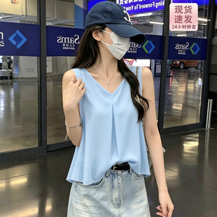 浅蓝色短款吊带雪纺背心女夏内搭新款无袖时尚V领胖妹宽松遮肚子