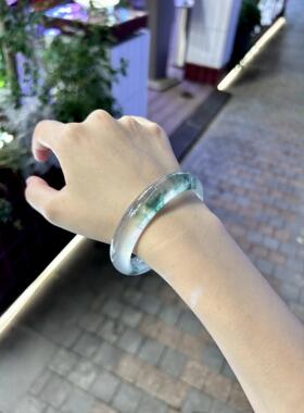 高冰独龙玉手镯冰种翡翠色手镯飘花玉手镯绿色玉镯子石英岩送礼物