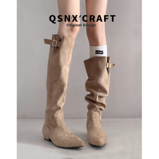 羊皮版~尖头卡其色长筒靴女秋冬褶皱堆堆靴粗跟麂皮绒面高筒长靴