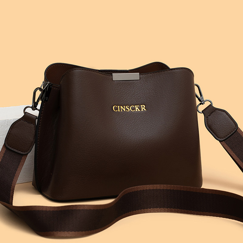 真皮女包2025新款时尚百搭单肩斜挎包高级感小众设计手提水桶包包,箱包皮具/热销女包/男包,通用款女包,淘宝优惠券,粉丝福利购,淘宝优惠卷