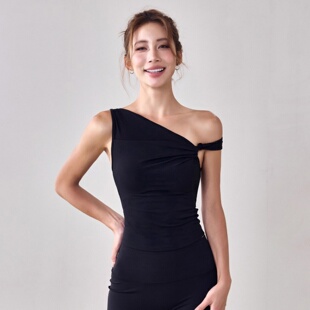 瑜伽服固定杯健身内衣普拉提训练文胸修身 显瘦运动背心女单肩斜领