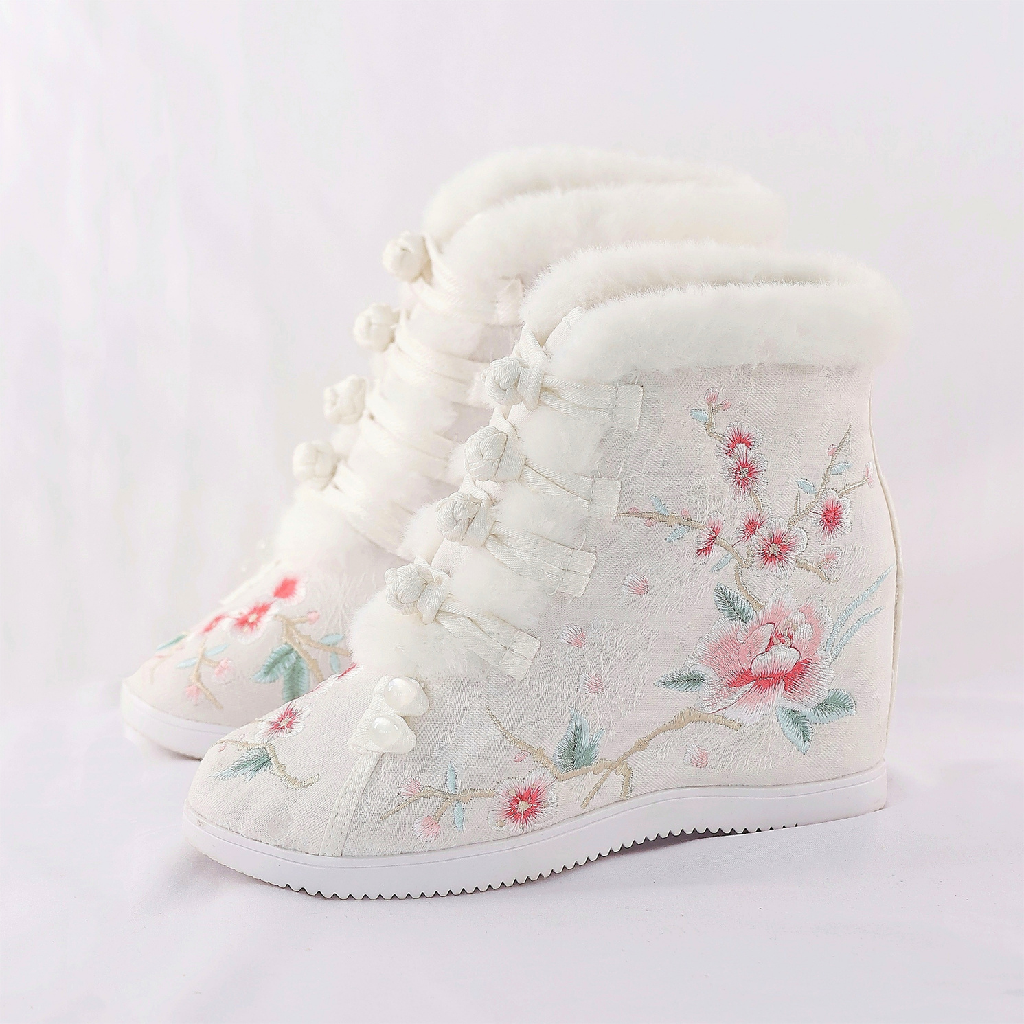 中国风棉靴高跟加棉绣花鞋古风鞋