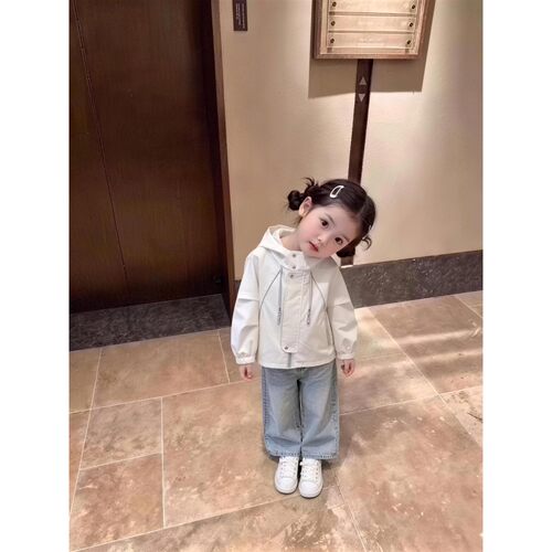 女童连帽冲锋衣外套2026新款春秋装中大童拉链衫防风夹克开衫