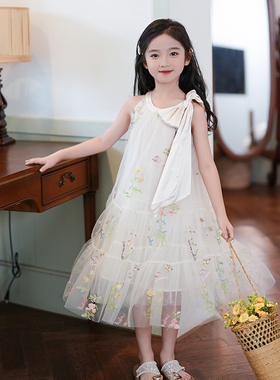 清仓--53514女童连衣裙2025夏季新款设计挂脖吊带裙绣花网纱裙