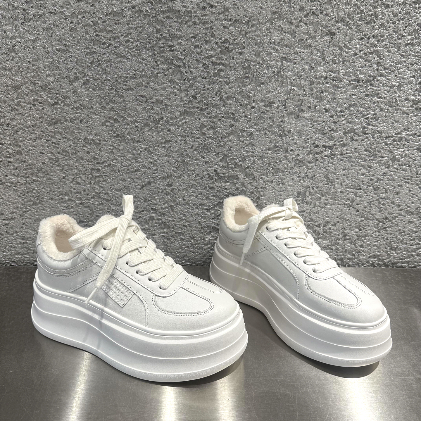 乐魔休闲风厚底圆头加绒休闲鞋