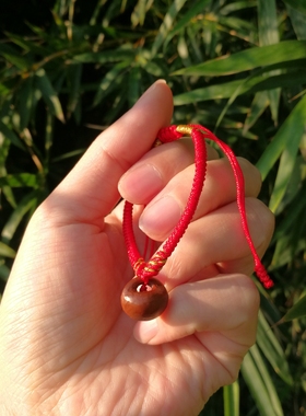 野生桃核手工雕刻光面桃筐红手链