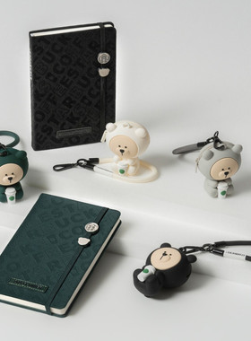 台湾星巴克2026年历黑色绿色笔记本记事本配盲盒小熊造型包挂件组