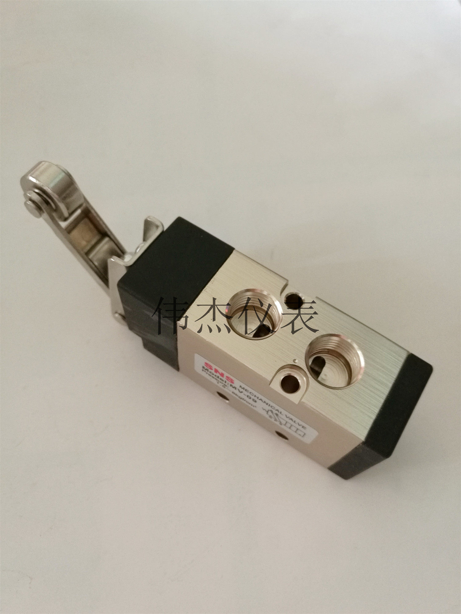 09滚轮行程开关机控气阀气动元件手动按钮