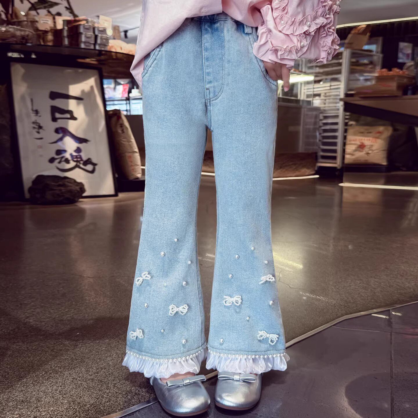 女童装牛仔裤子春装2026新款洋气儿童时尚微喇裤子女孩喇叭裤百搭