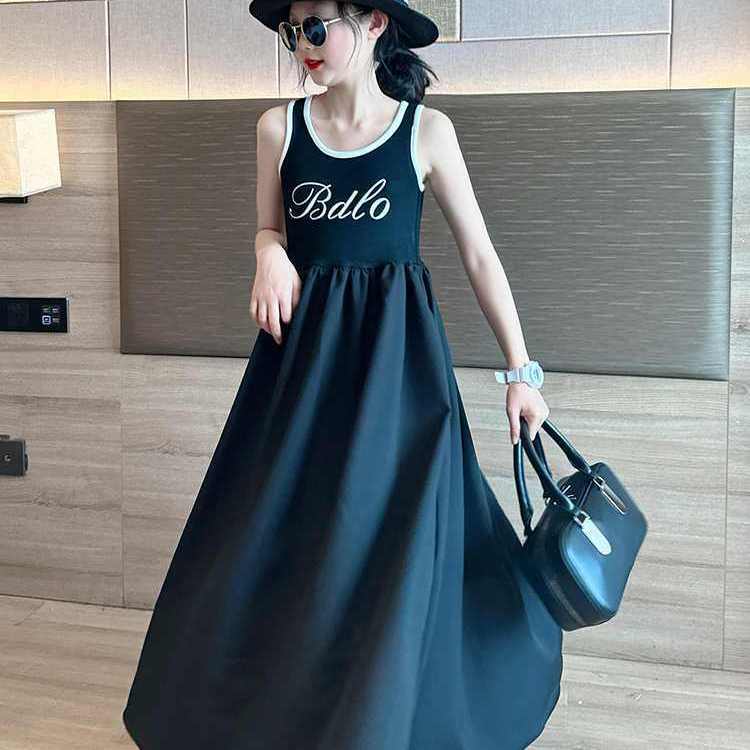 女童赫本风裙子夏2025新款女大童夏季洋气时髦背心裙高级感连衣裙