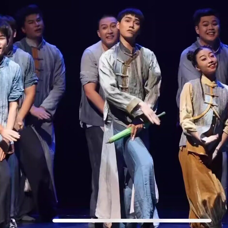 江苏《戤壁听书》群舞民族民间舞同款舞蹈演出表演服装专业定制w