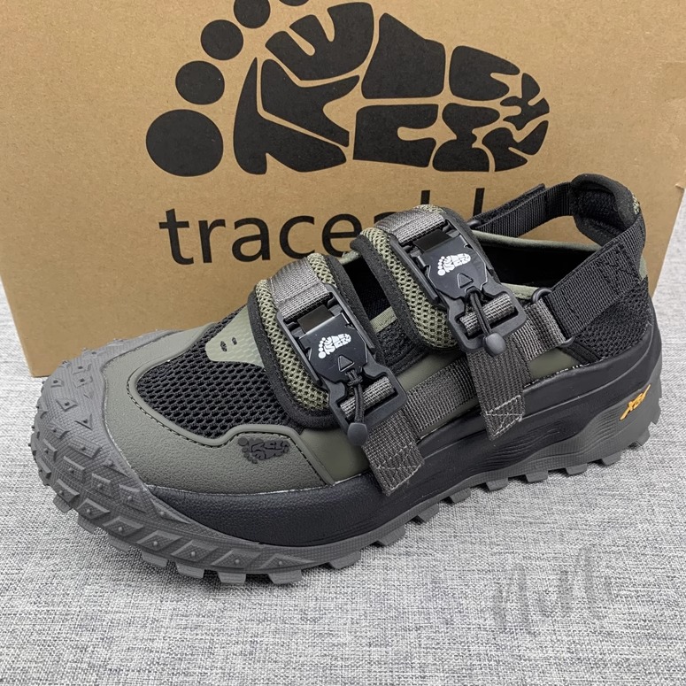 大脚丫防撞防踢户外男士包头凉鞋