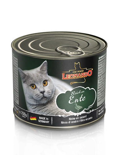 Принятый дом Леонардо маленькая сливовая кошка кошка лат кошки каты и кошка с полной кусочкой, покрытые консервированными пищами банки