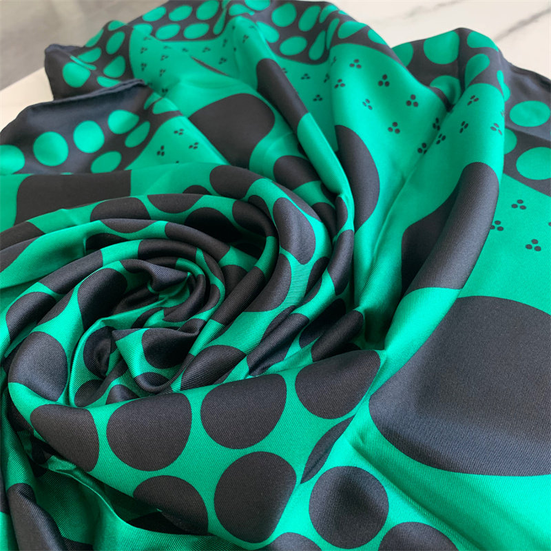 手工翘边 绿波点100真丝斜纹绸披肩围巾女柔软丝巾百搭大方巾新,服饰配件/皮带/帽子/围巾,围巾/丝巾/披肩,淘宝优惠券,粉丝福利购,淘宝优惠卷