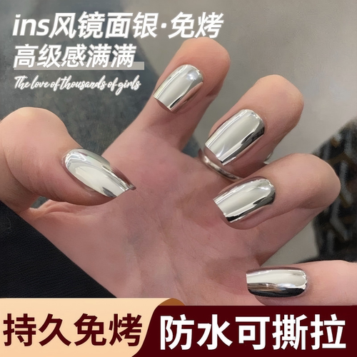 镜面银色脚趾指甲油适合夏天显白