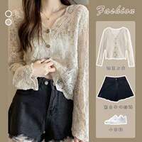The new stylish V-neck hook-patterned openwork cardigan, lace blouse, long-sleeved Korean-style loose sun-protective garment for early spring 2022 thumbnail 6