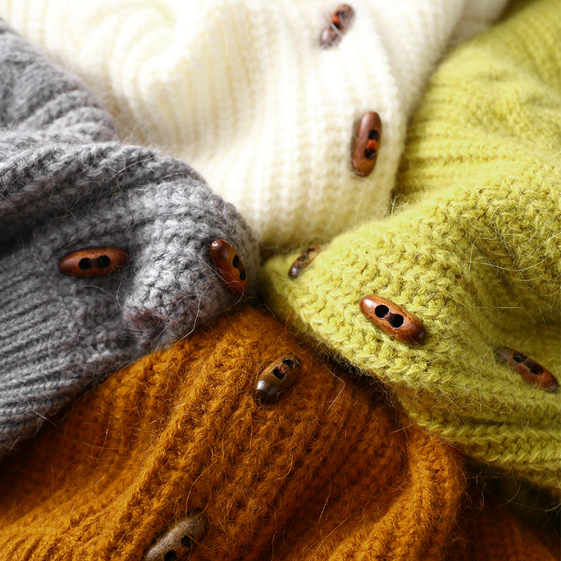 淘么淘 笈简老钱风 立体绞花半开襟牛角扣兔毛高领羊毛针织衫毛衣