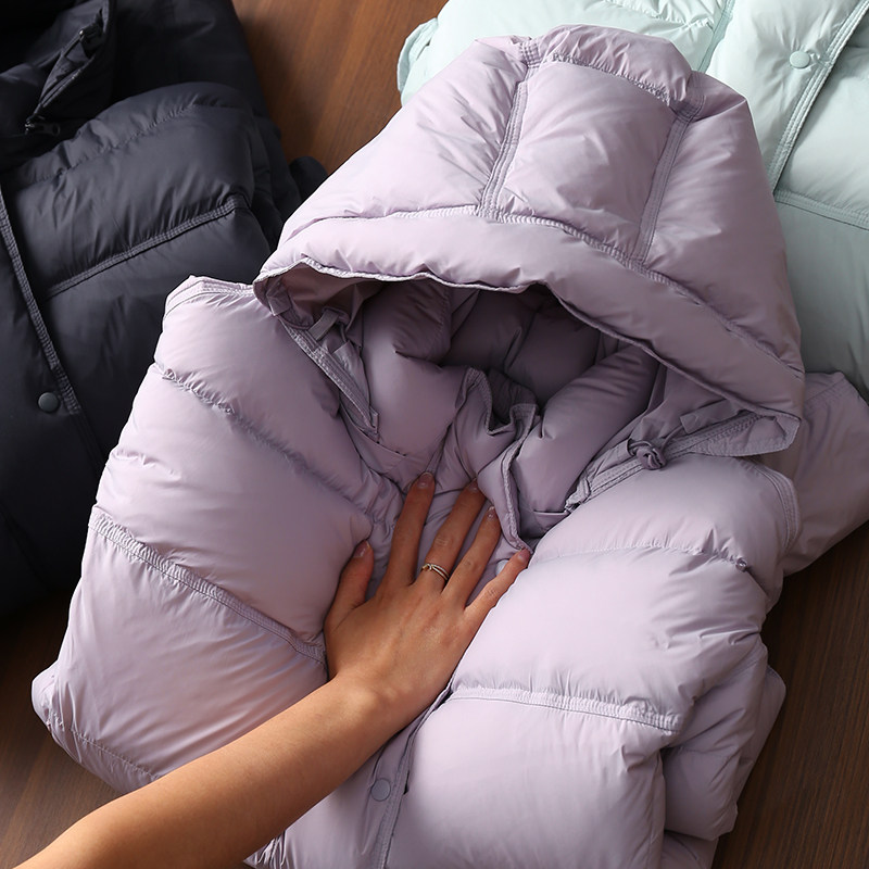 淘么淘【暖融泡芙】轻盈保暖90鸭绒宽松立领连帽短款羽绒服女25冬