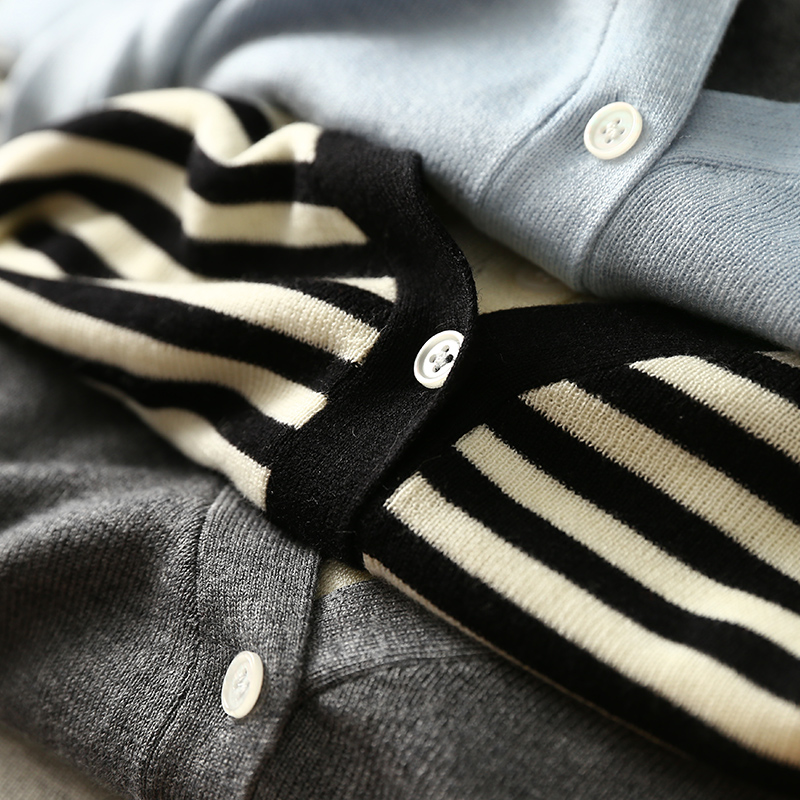 【折】 玩转叠穿 气质撞色假两件条纹/纯色丝光羊毛连帽针织开衫