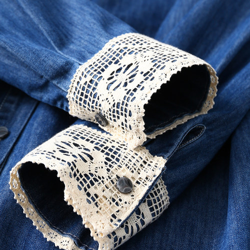 淘么淘 美出新高度 拼蕾丝钩花字母刺绣宽松翻领长袖牛仔衬衫女秋