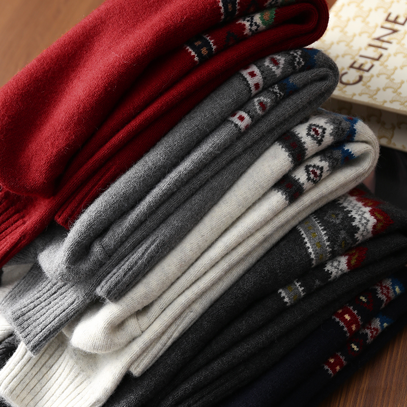 淘么淘 冬日氛围感拉满！复古提花半开襟拉链宽松针织衫毛衣女新