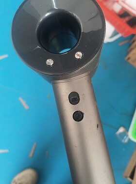 网红吹风机瑕疵坏的部分没有按钮和螺丝没技术的不要买颜色随机