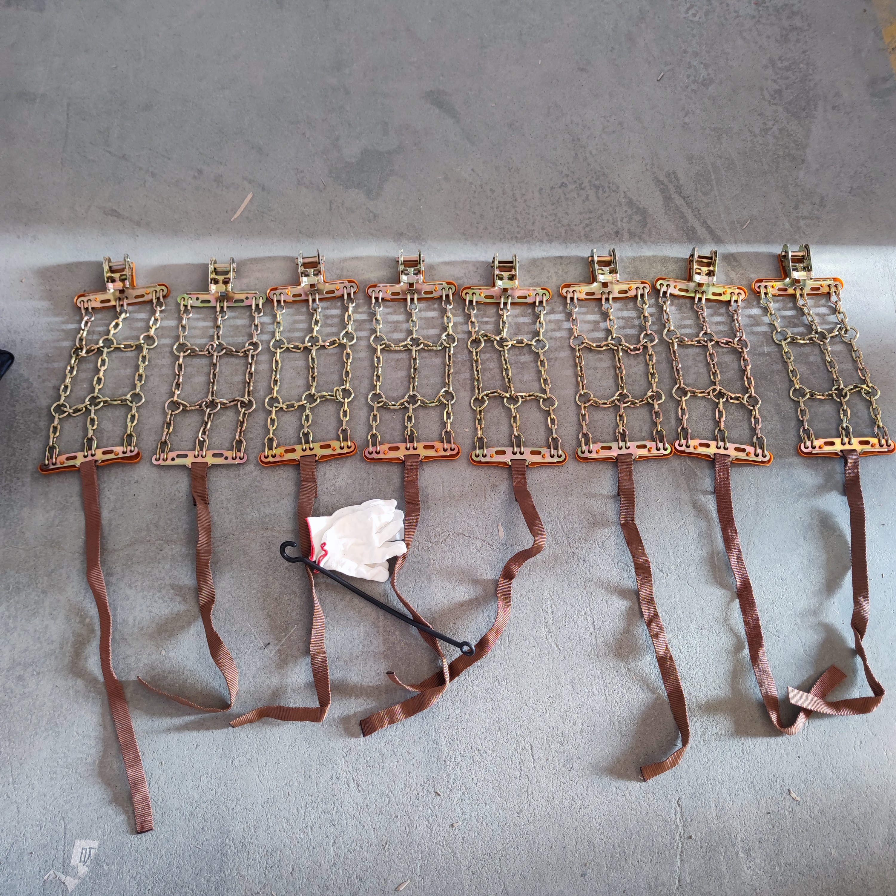 1袋8条 汽车轮胎防滑链条通用型轿车越野车铁链雪地泥沙 17吋以内