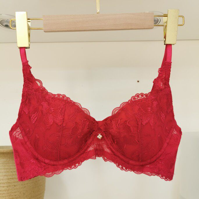 出口日本yuan单高端精美蕾丝拼接闪钻女有钢圈三排扣聚拢黑文胸