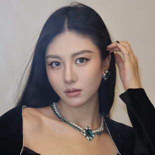 吉克隽逸同款设计师品牌菱形方钻三层项链珍珠绿色锁骨链甜酷辣妹