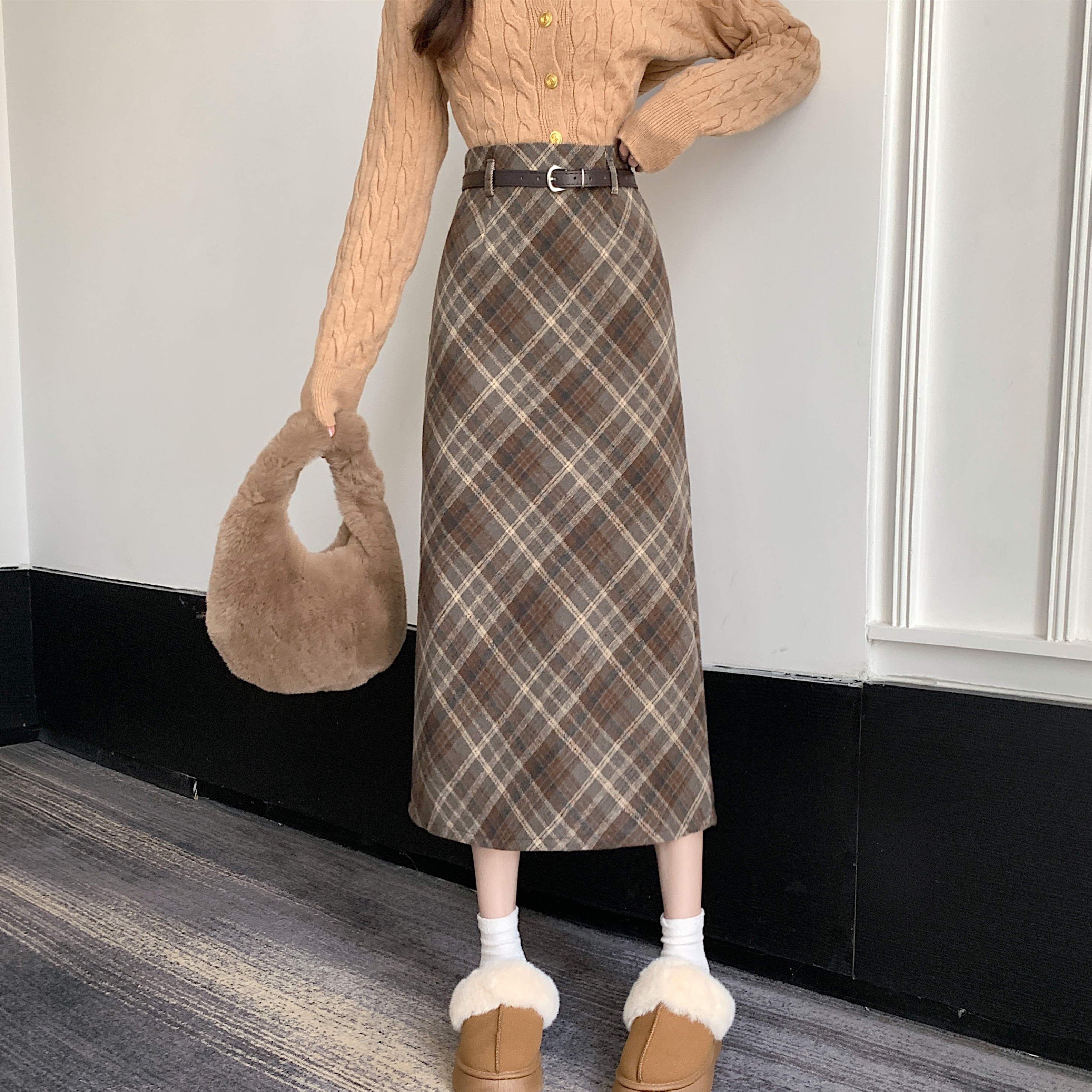 大码复古格纹半身裙女2025秋冬款高腰A字包臀毛呢中长裙子格子裙