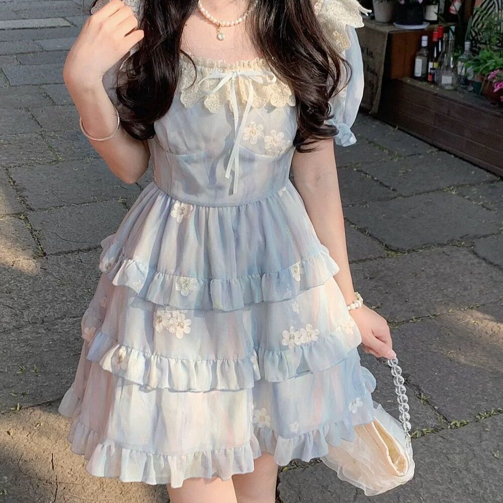 甜美新款连衣裙法式甜美蕾丝蓝色女孩度假蓬蓬裙碎花独特绝美裙子
