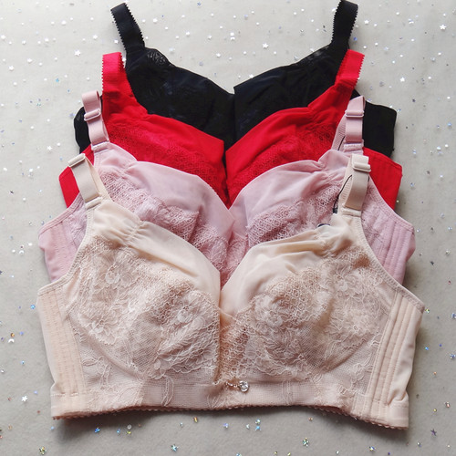 全罩杯超薄大胸显小收副乳文胸