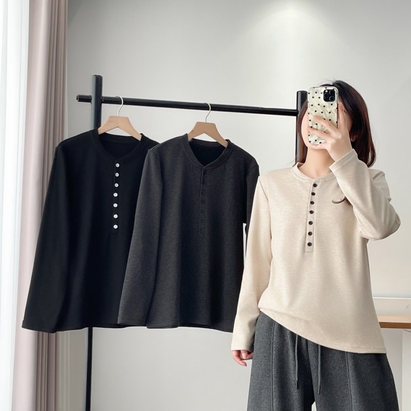 大码冬装新款纯色圆领长袖T恤女纽扣装饰宽松显瘦薄绒打底衫上衣