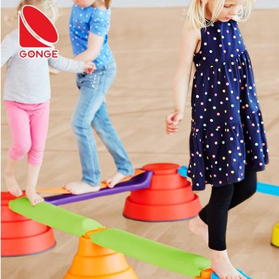 2023GONGE新款构建平衡触觉步道幼儿园运动感统训练器材儿童独木