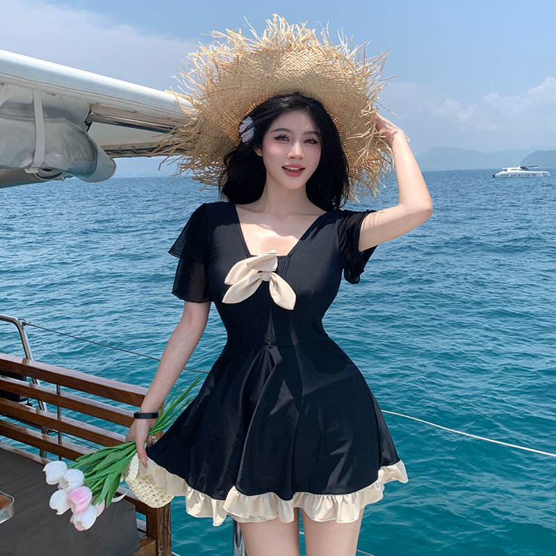 泳衣女大码胖mm微胖女孩裙式连体显瘦200斤短袖保守温泉度假泳装