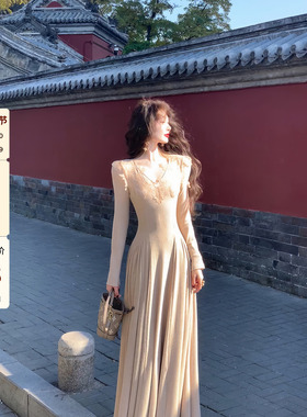 吃绿色菜【生花叙】V领温柔氛围感拼接蕾丝花边裙子大裙摆连衣裙