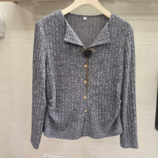 商场同款 新款 女套头收腰显瘦上衣2026春季 优雅风翻领纽扣针织衫