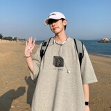 灰色