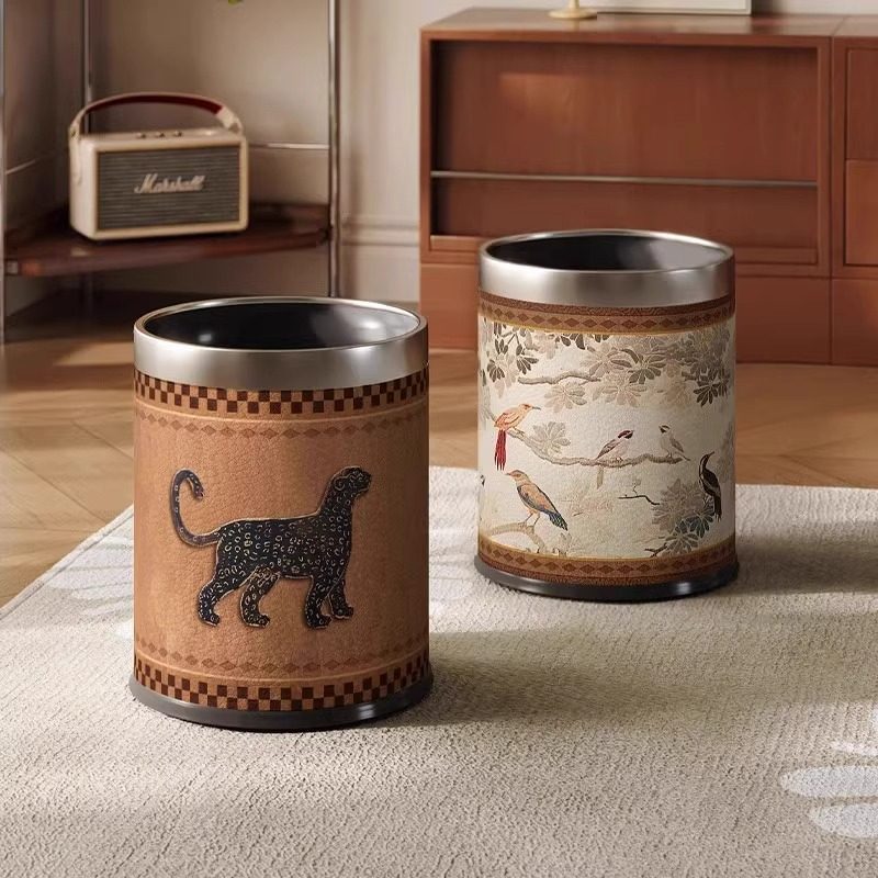 日本垃圾桶中古风高颜值卧室新中式皮革复古家用轻奢高档带盖脚踏